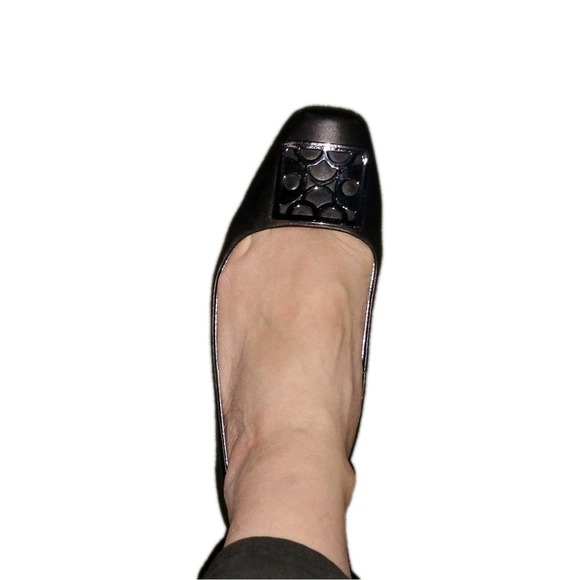 Calvin Klein Womens 10 Ballet Flats Shoes Black Princeton-like, Metal Emblem GUC - Picture 1 of 7